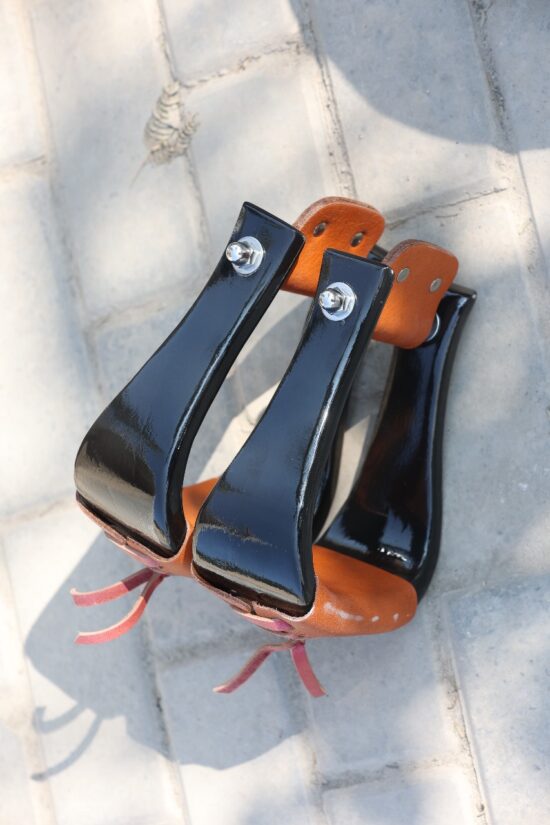 Handcrafted Black Oak Western Stirrup - Image 3